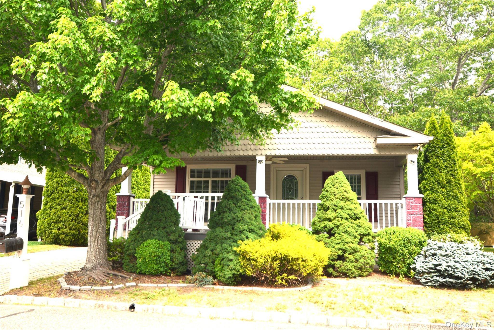 1661 Old Country Road #516, Riverhead, NY 11901