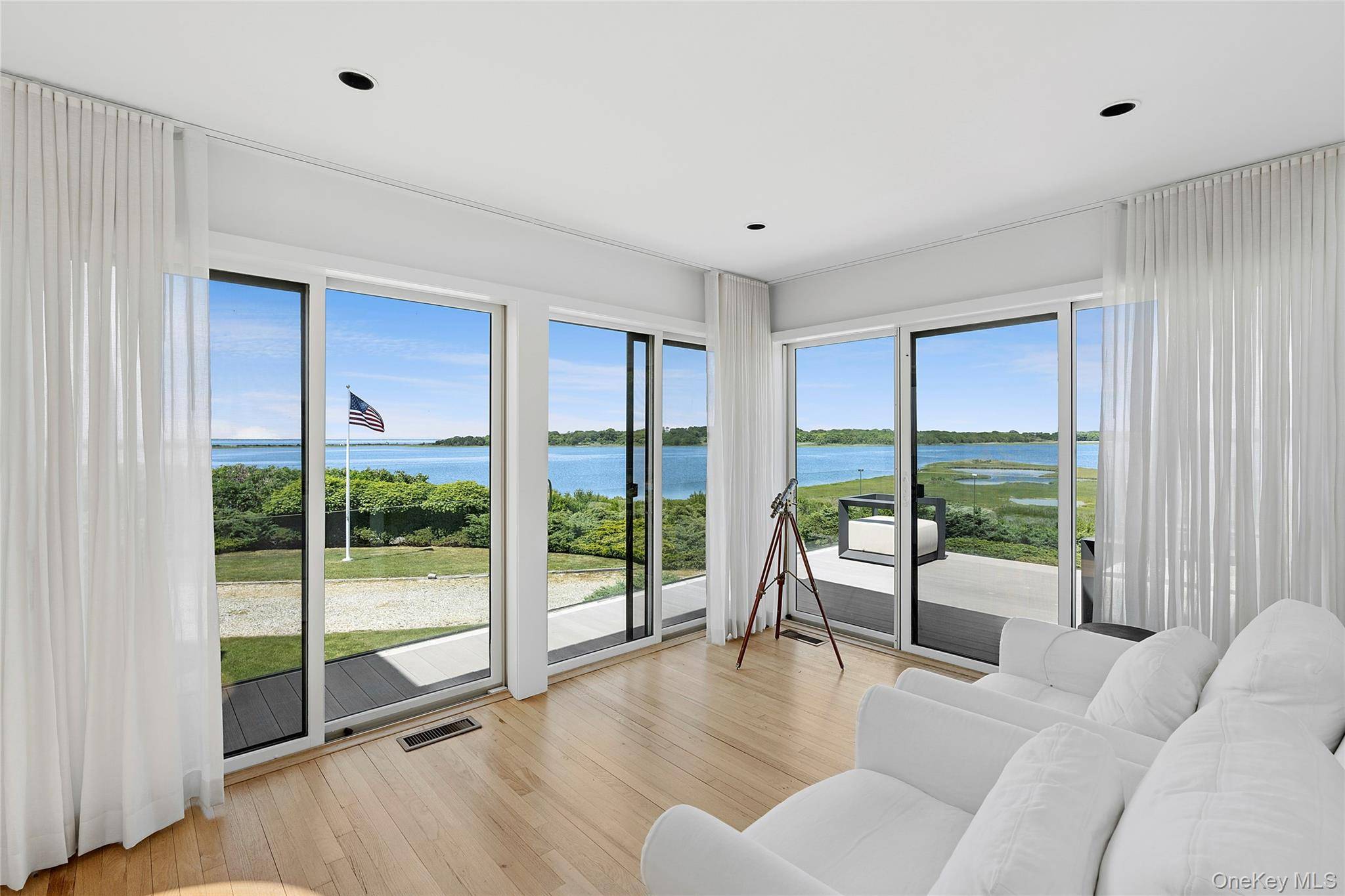84 Inlet RD, Southampton, NY 11968