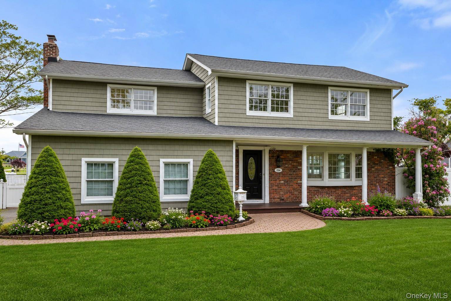 154 Sunset DR, Sayville, NY 11782