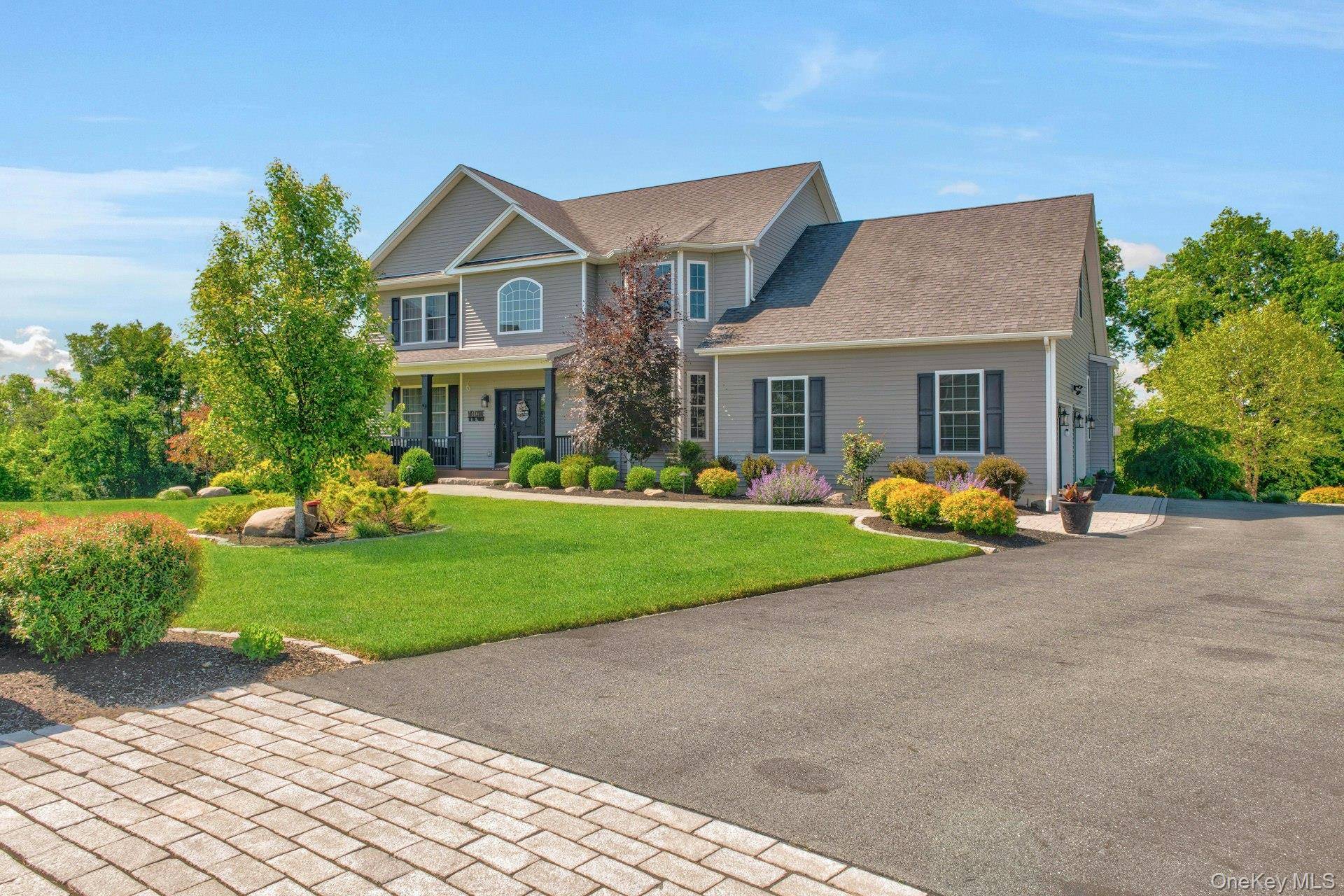27 Wild Turkey LN, Rock Tavern, NY 12575