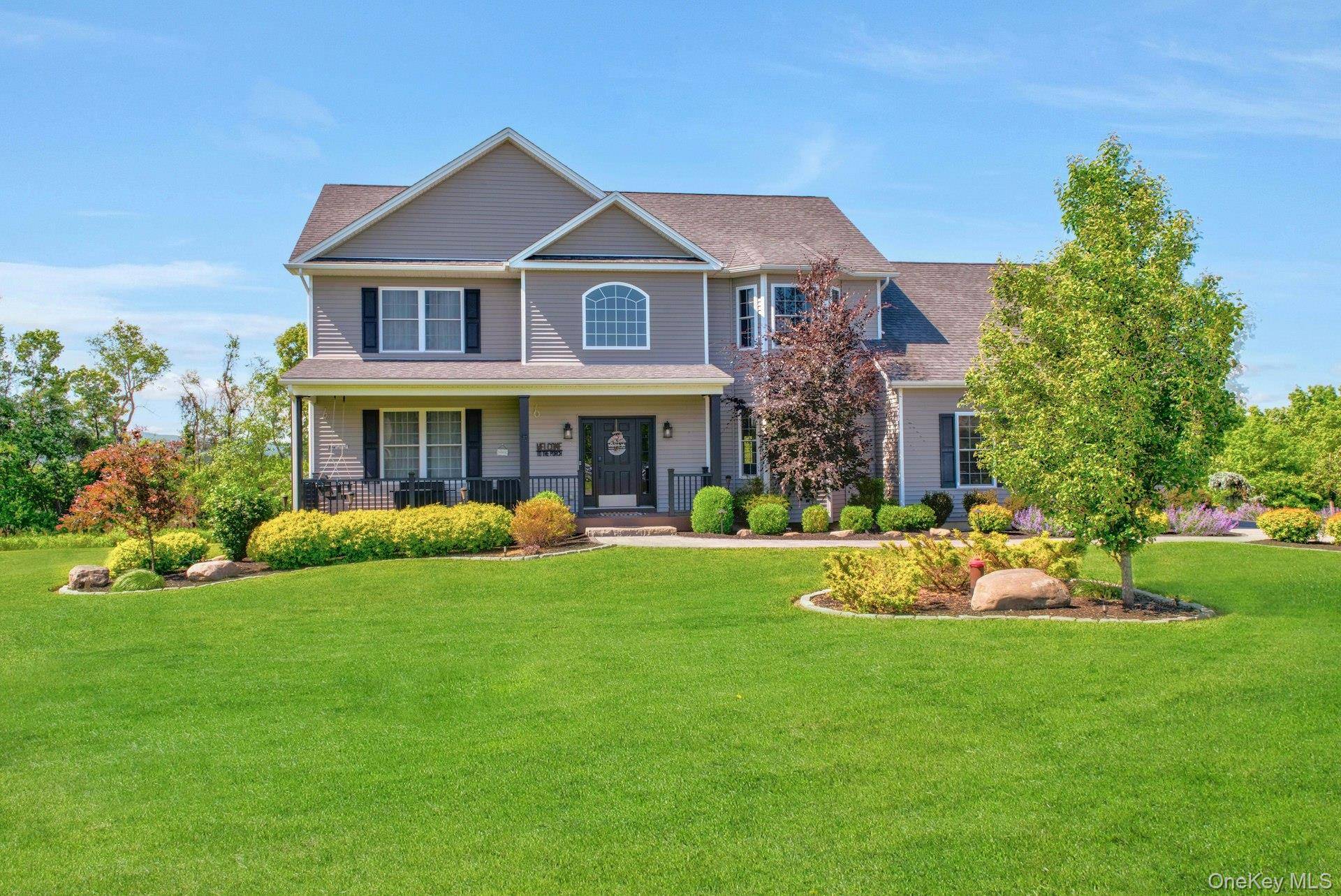 27 Wild Turkey LN, Rock Tavern, NY 12575