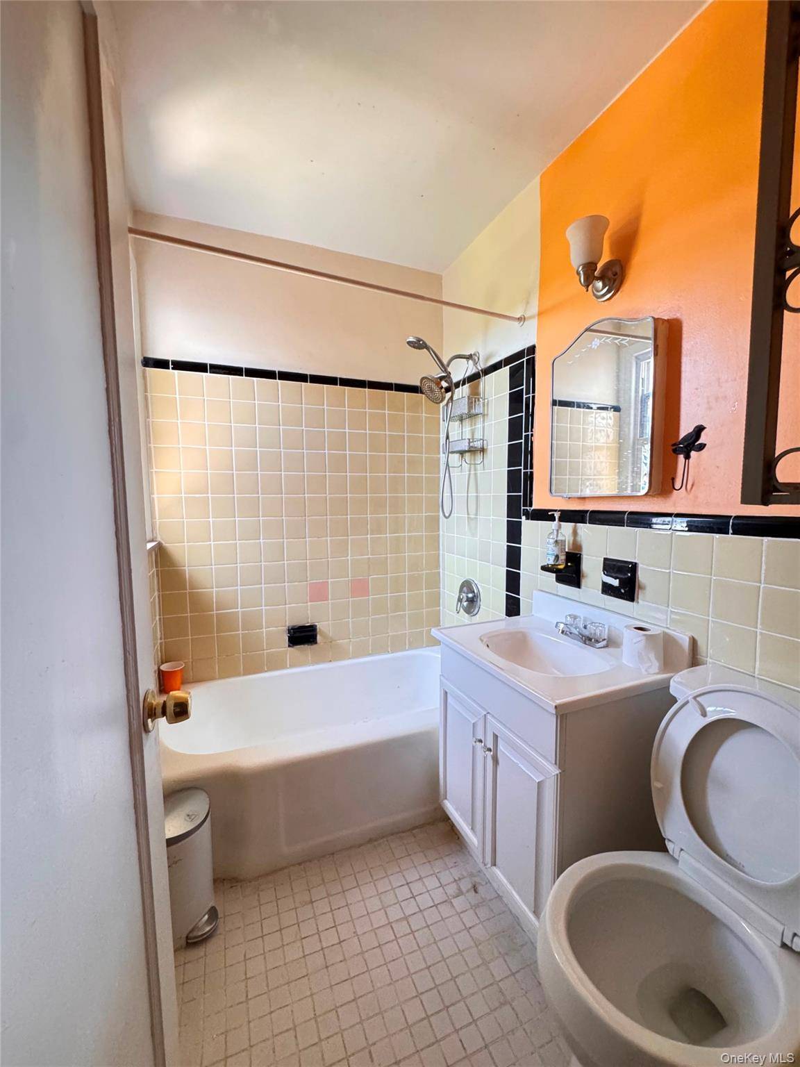 8 Wainwright AVE #2C, Yonkers, NY 10710