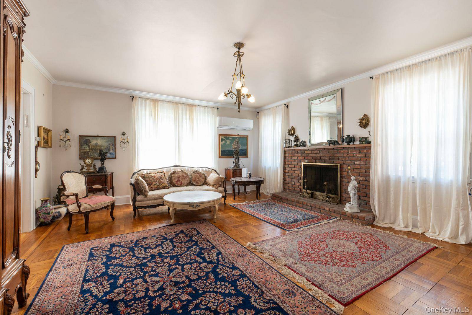 98 Washington AVE, Lawrence, NY 11559