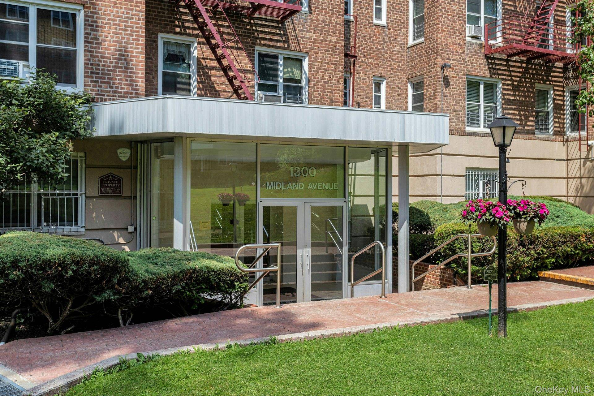 1300 Midland AVE #A30, Yonkers, NY 10704