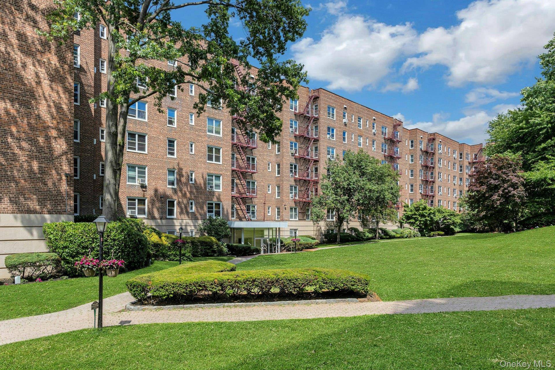 1300 Midland AVE #A30, Yonkers, NY 10704