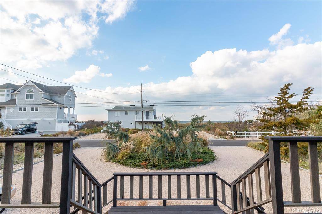 1225 Leeton DR, Southold, NY 11971