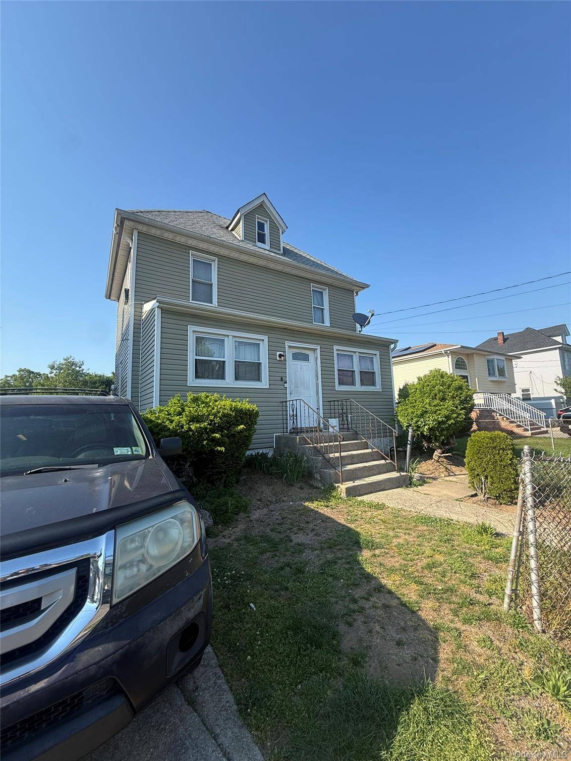 39 Pleasant AVE, Roosevelt, NY 11575