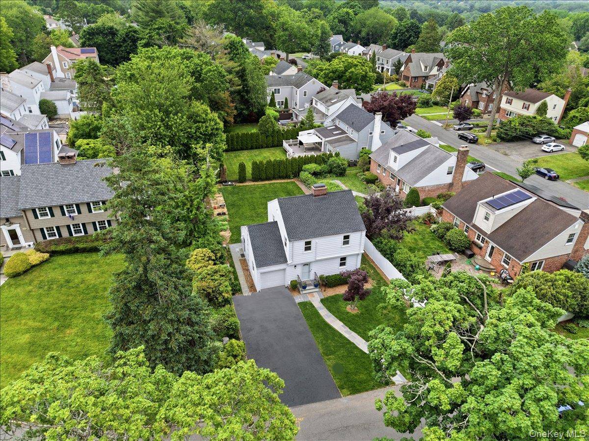 6 Deerfield AVE, Eastchester, NY 10709