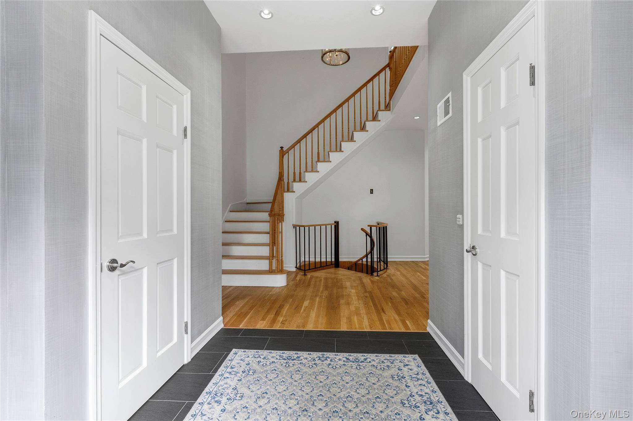 191 Beechmont DR, New Rochelle, NY 10804
