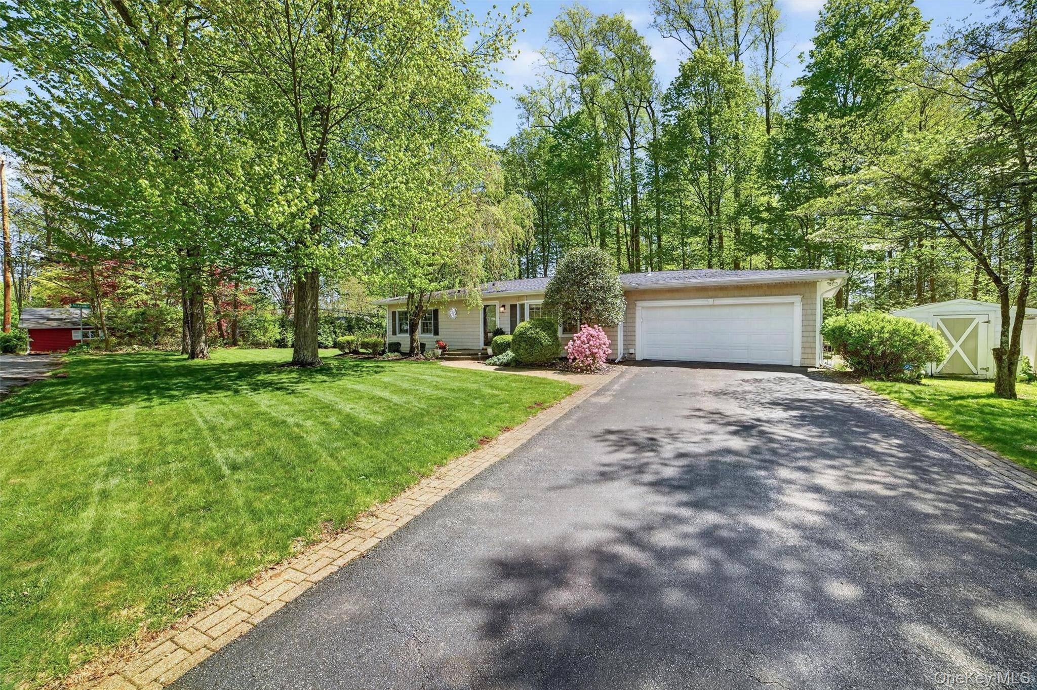 2864 Hedwig DR, Yorktown Heights, NY 10598