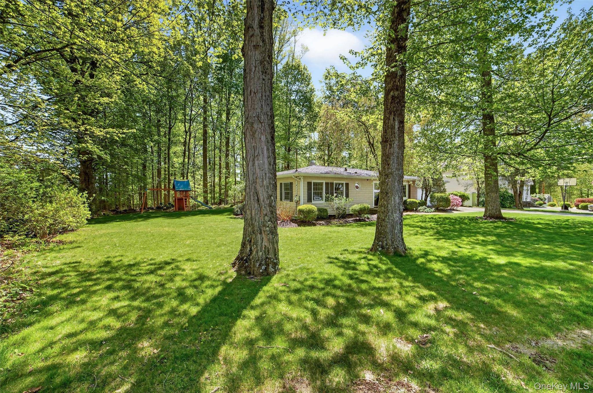 2864 Hedwig DR, Yorktown Heights, NY 10598