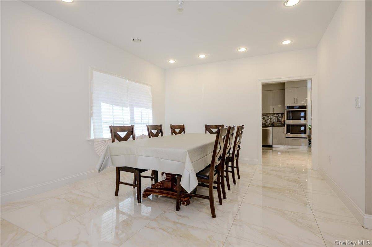 345 Washington AVE, Cedarhurst, NY 11516