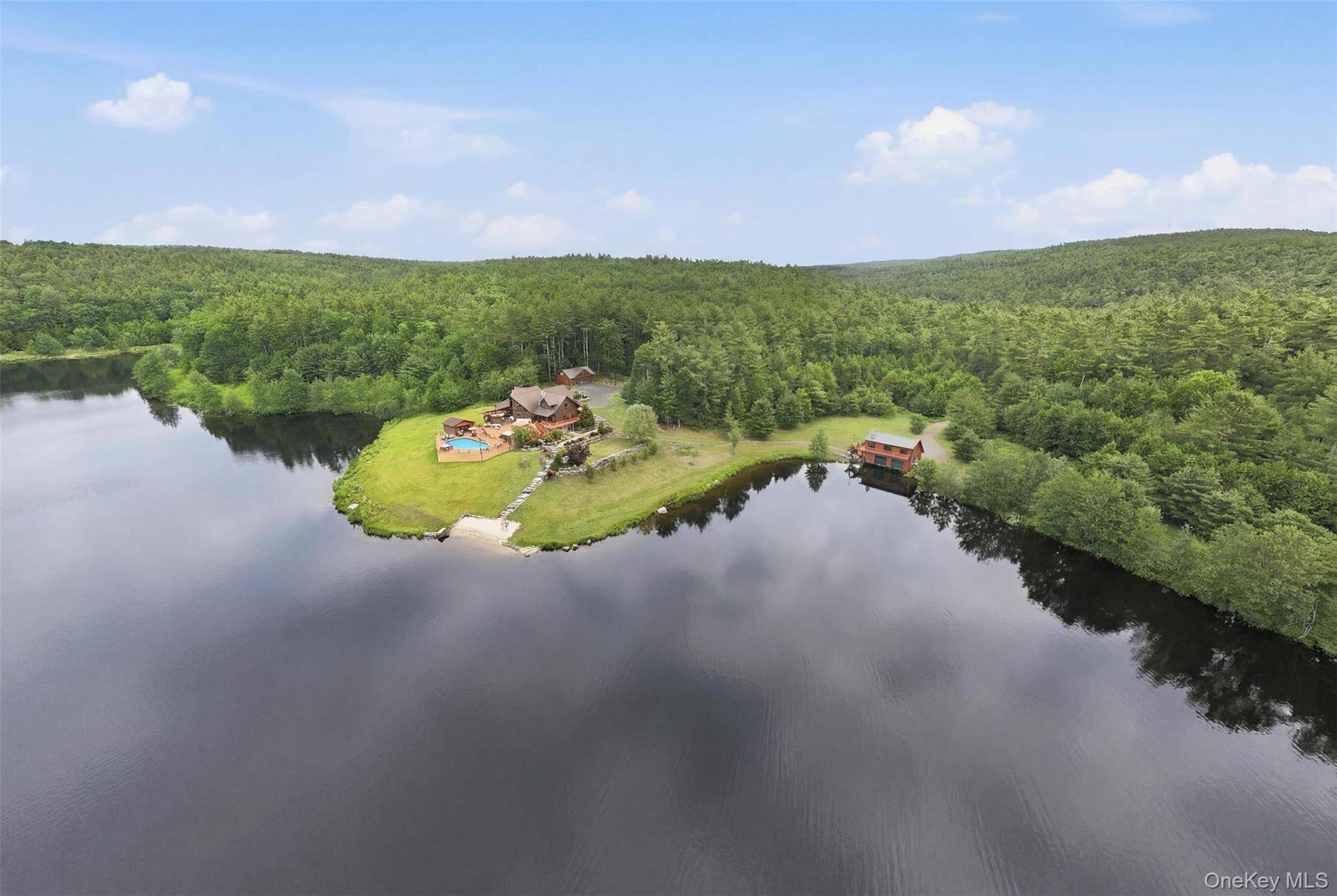 91 Crawford RD, Barryville, NY 12719