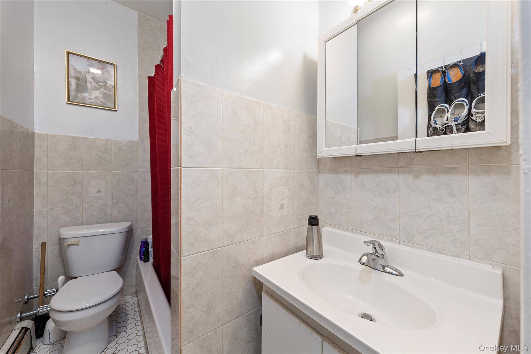 2526 30th AVE, Astoria, NY 11102