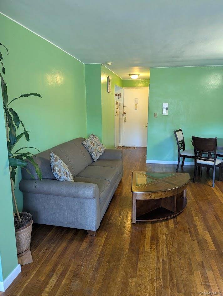 94-31 60 Ave #6L, Elmhurst, NY 11373