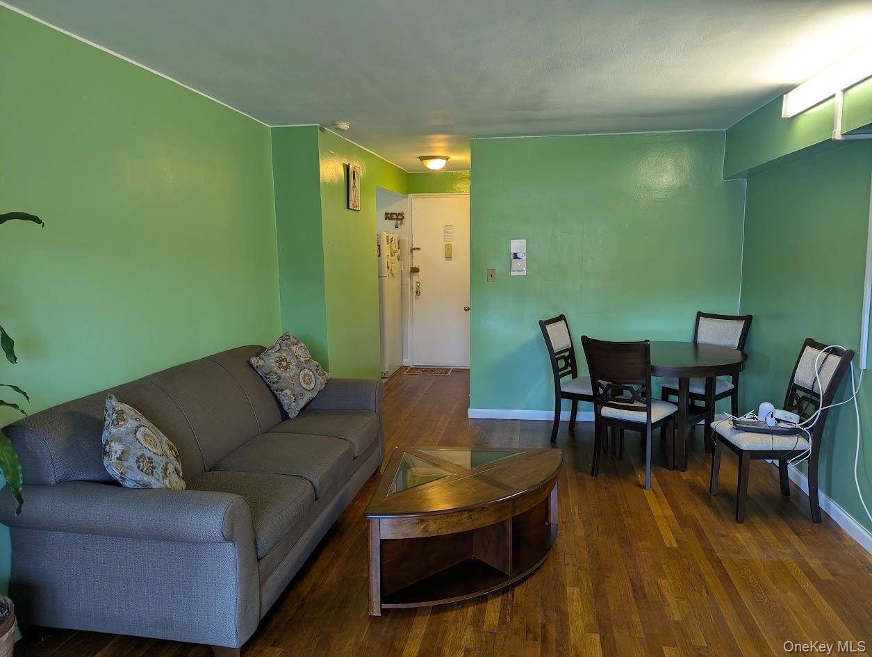 94-31 60 Ave #6L, Elmhurst, NY 11373