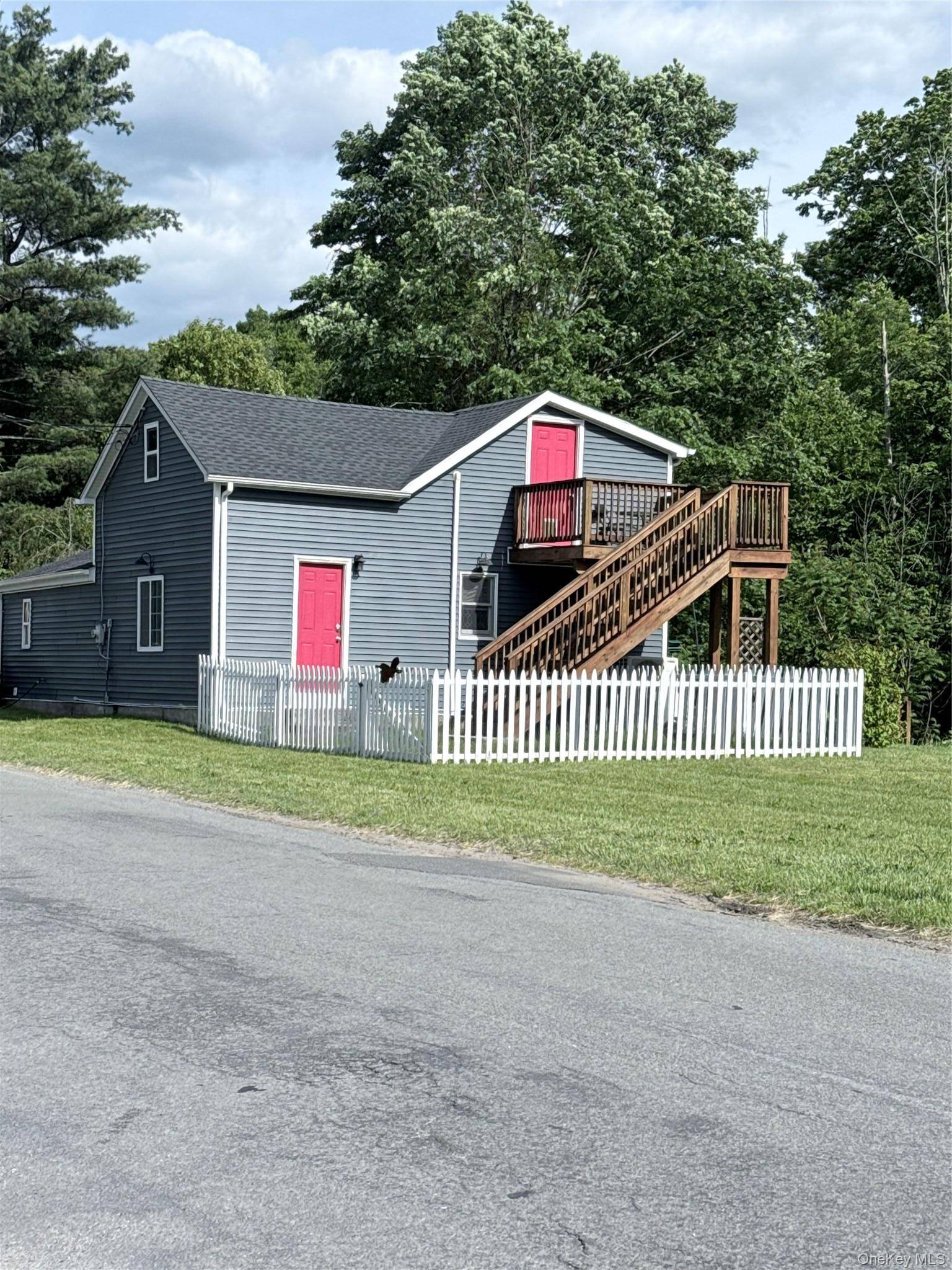 33 Walker ST, Middletown, NY 10963