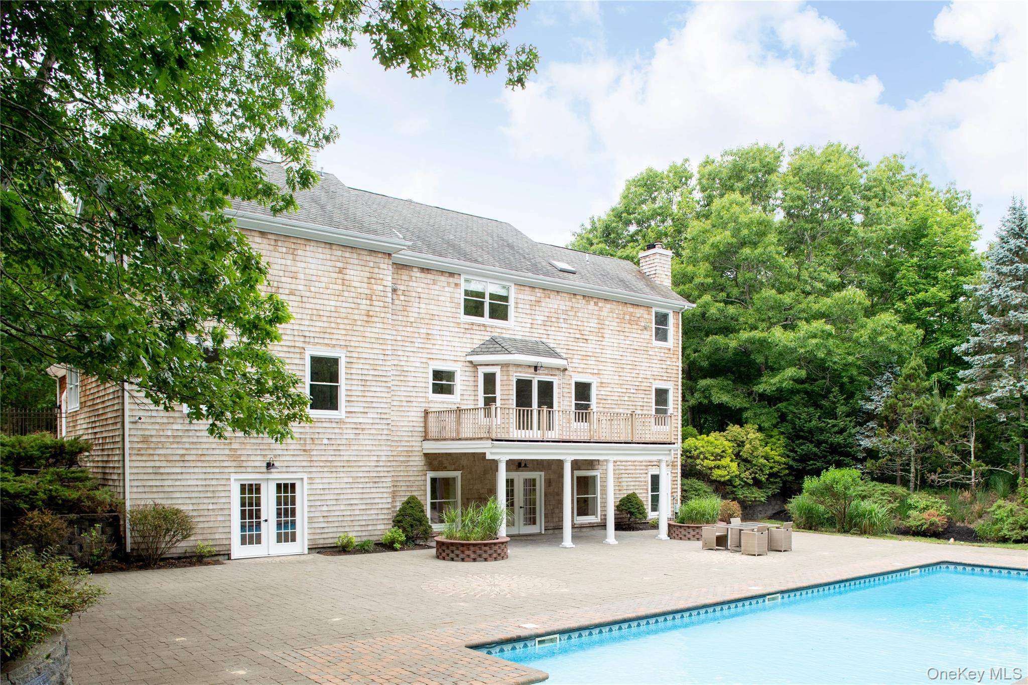 1999 Deerfield RD, Water Mill, NY 11976