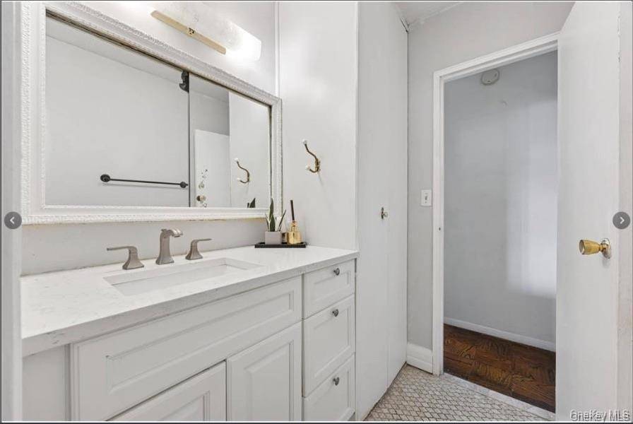 1085 Warburton AVE #120, Yonkers, NY 10701