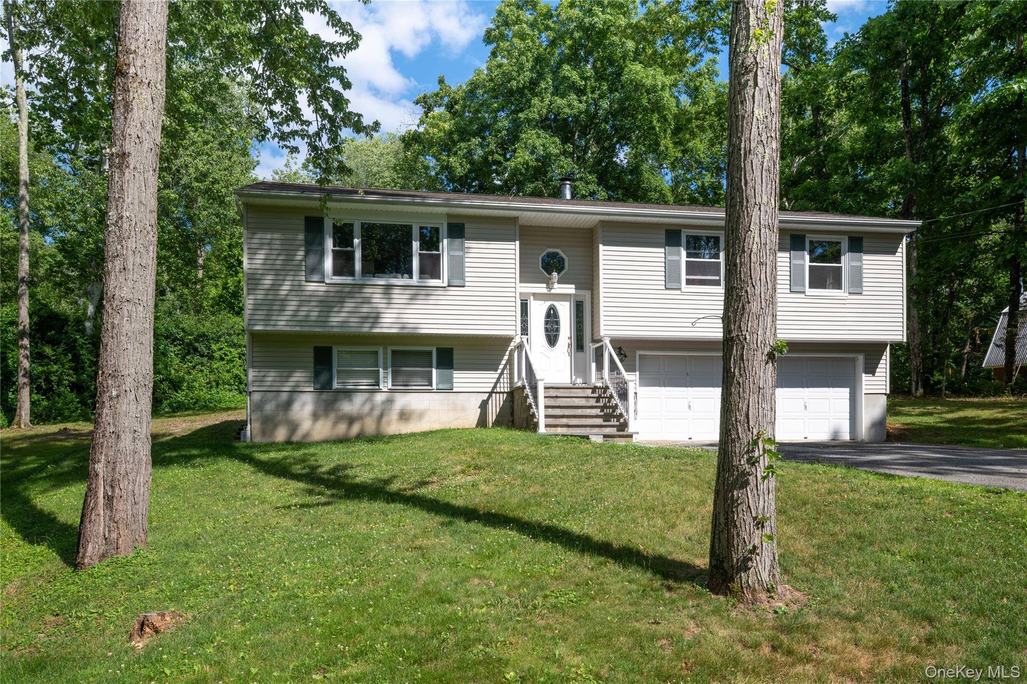 46 Rogers RD, Hyde Park, NY 12538