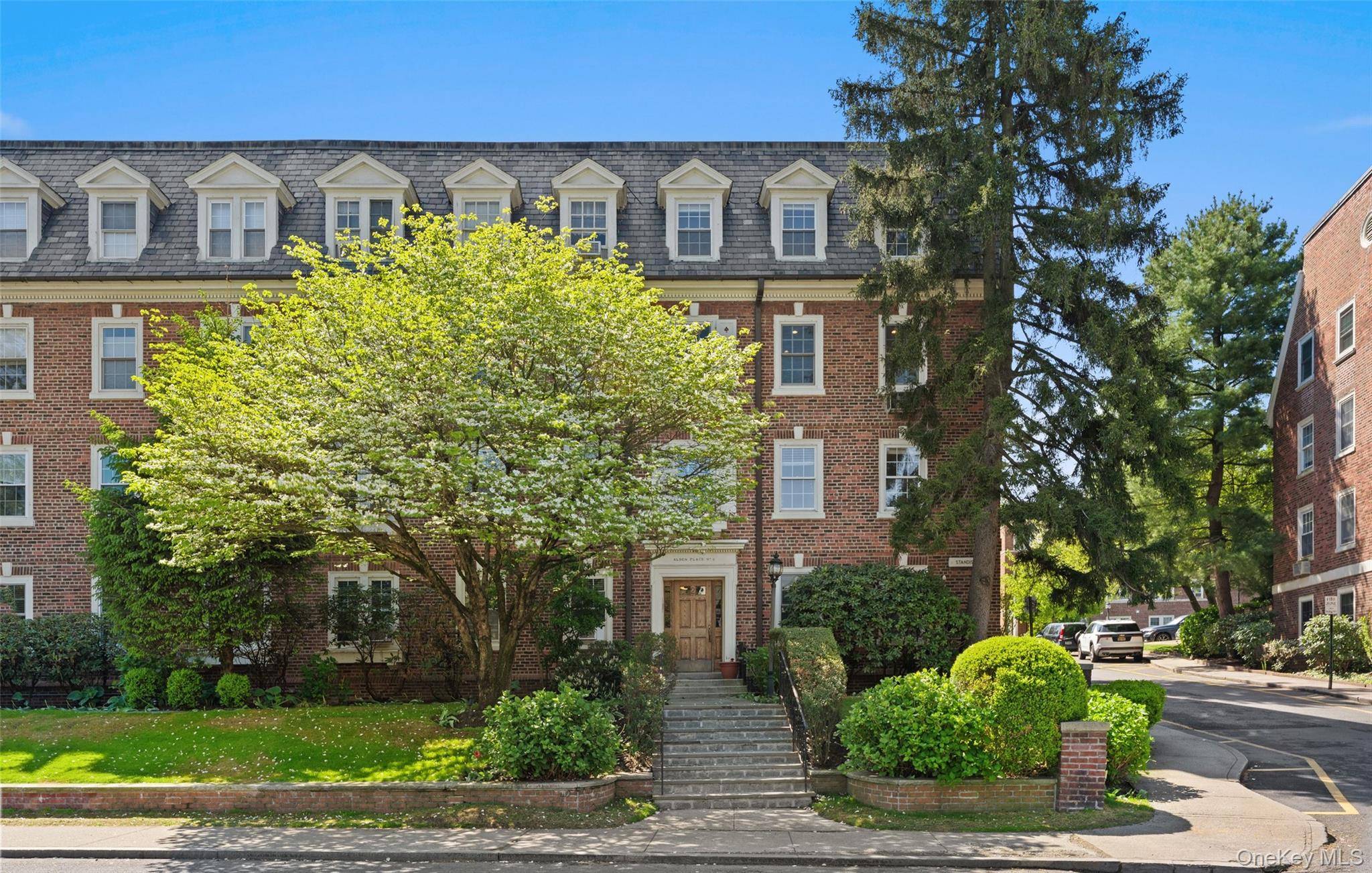 2 Alden PL #4D, Bronxville, NY 10708