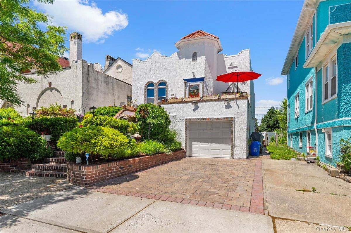 323 E Walnut ST, Long Beach, NY 11561