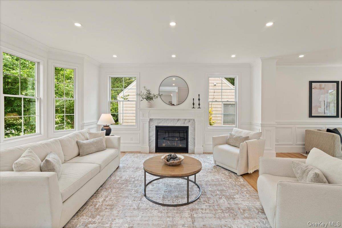 96 Shadyside AVE, Port Washington, NY 11050