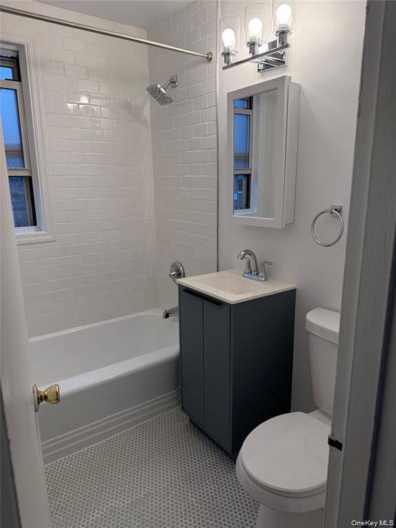 154 Ravine AVE #3B, Yonkers, NY 10701