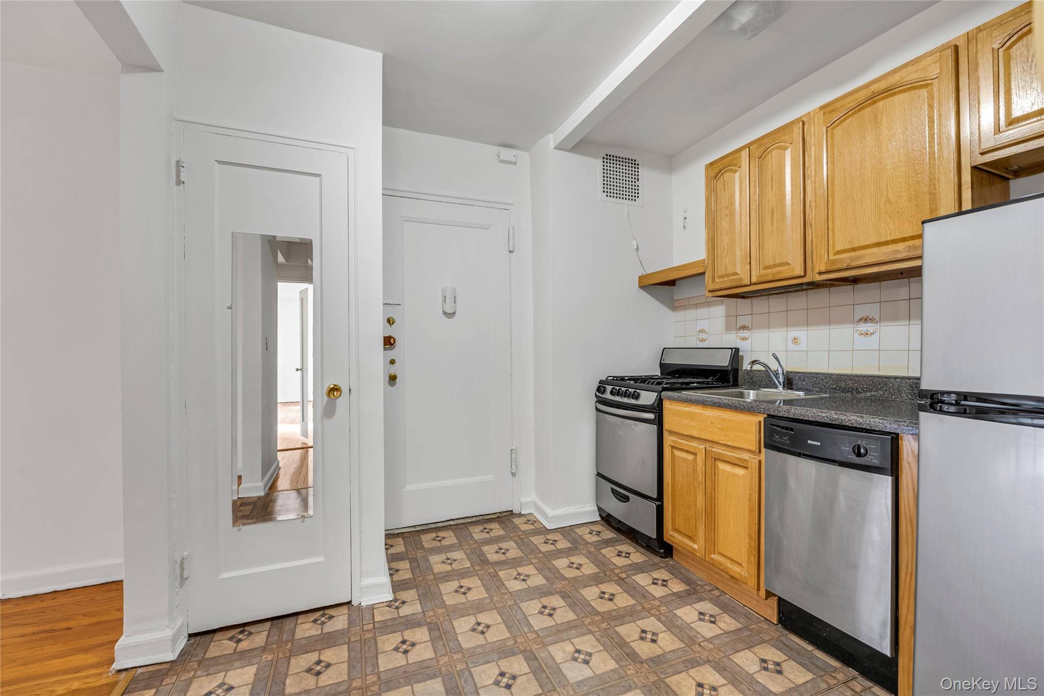 99-63 66 AVE #2B, Rego Park, NY 11374