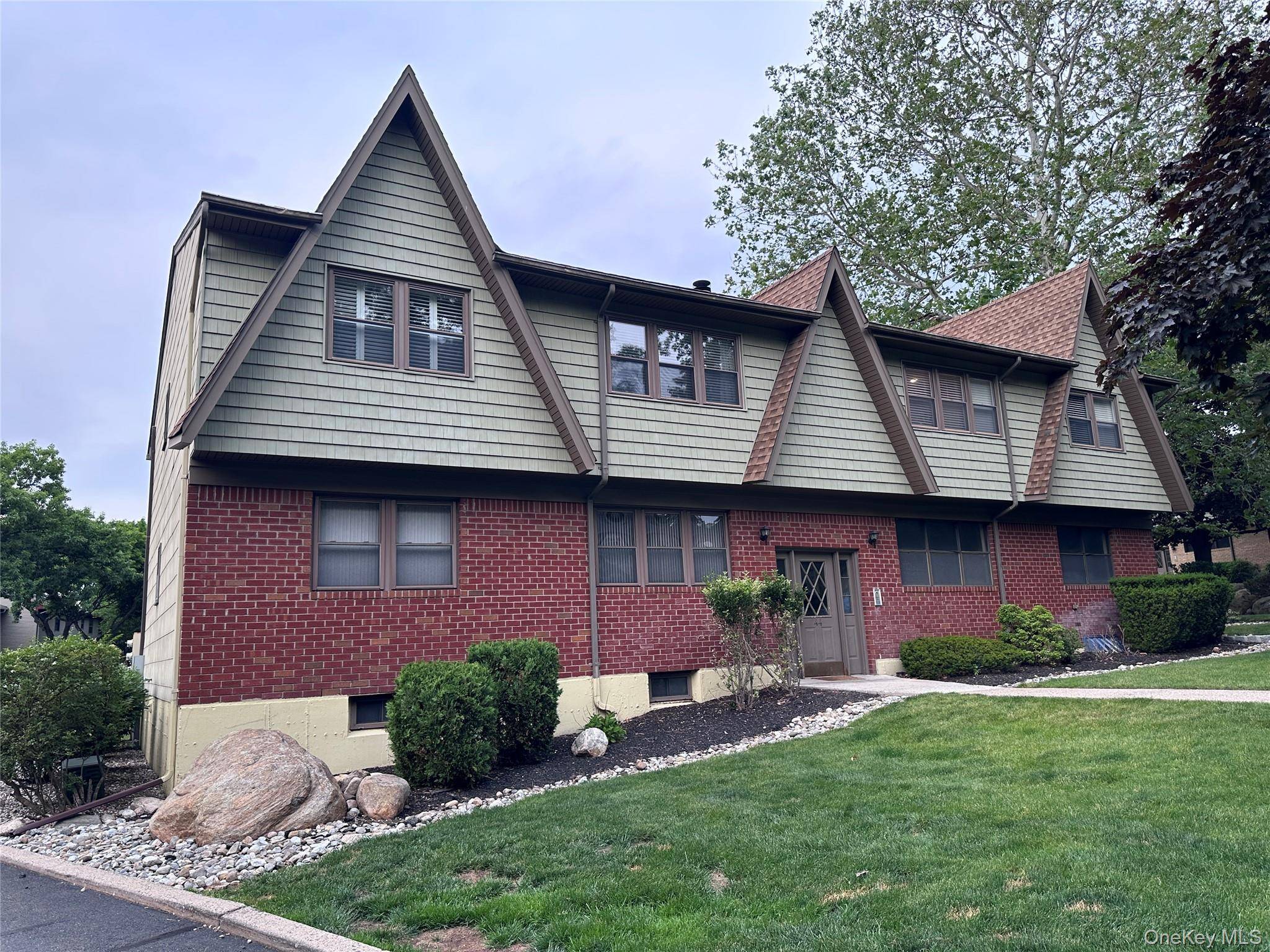 44 Milford LN #A, Suffern, NY 10901