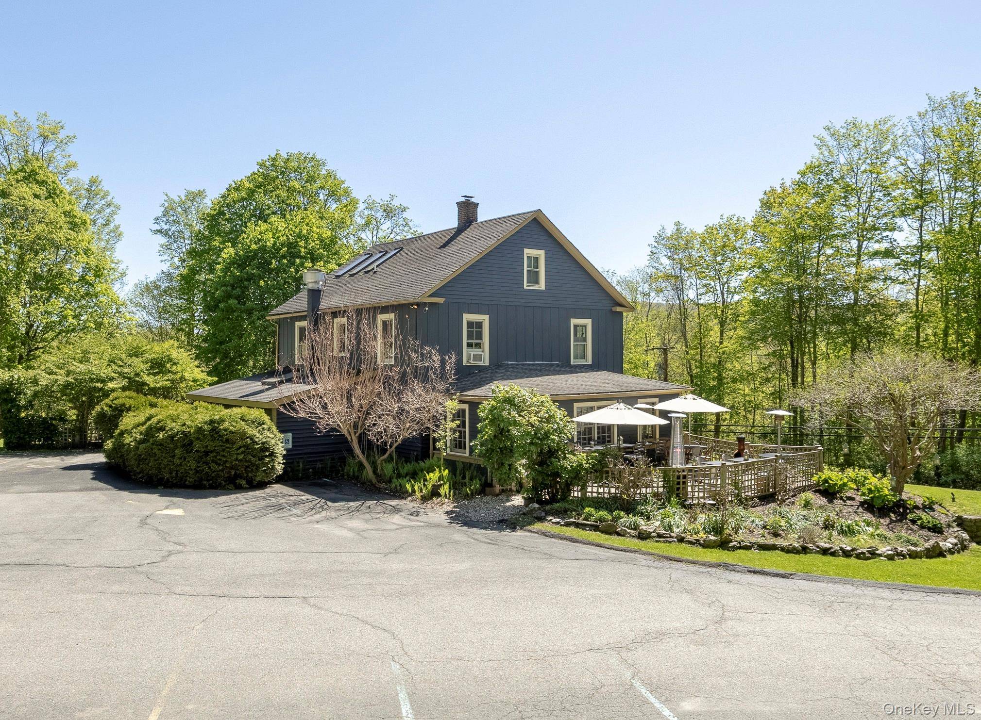 6 Autumn LN, Amenia, NY 12501