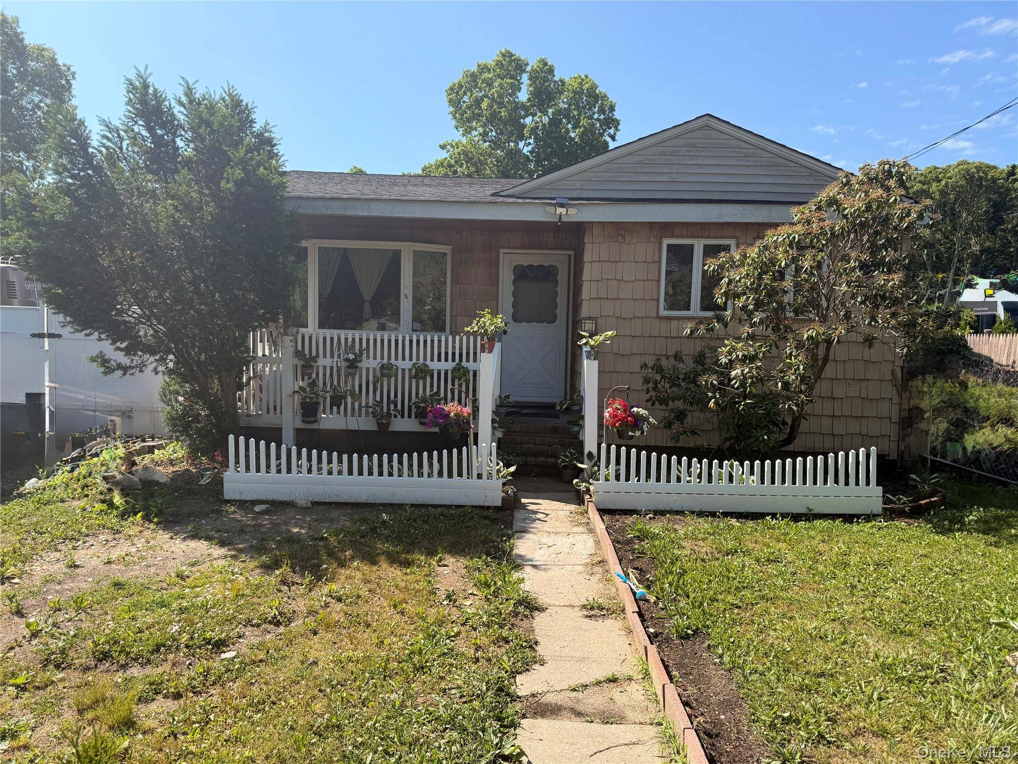 50 Beatrice DR, Shirley, NY 11967