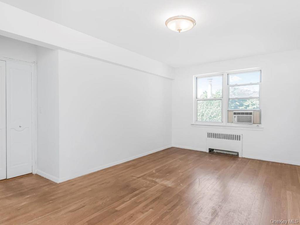 2711 Henry Hudson Pkwy #6D, Bronx, NY 10463