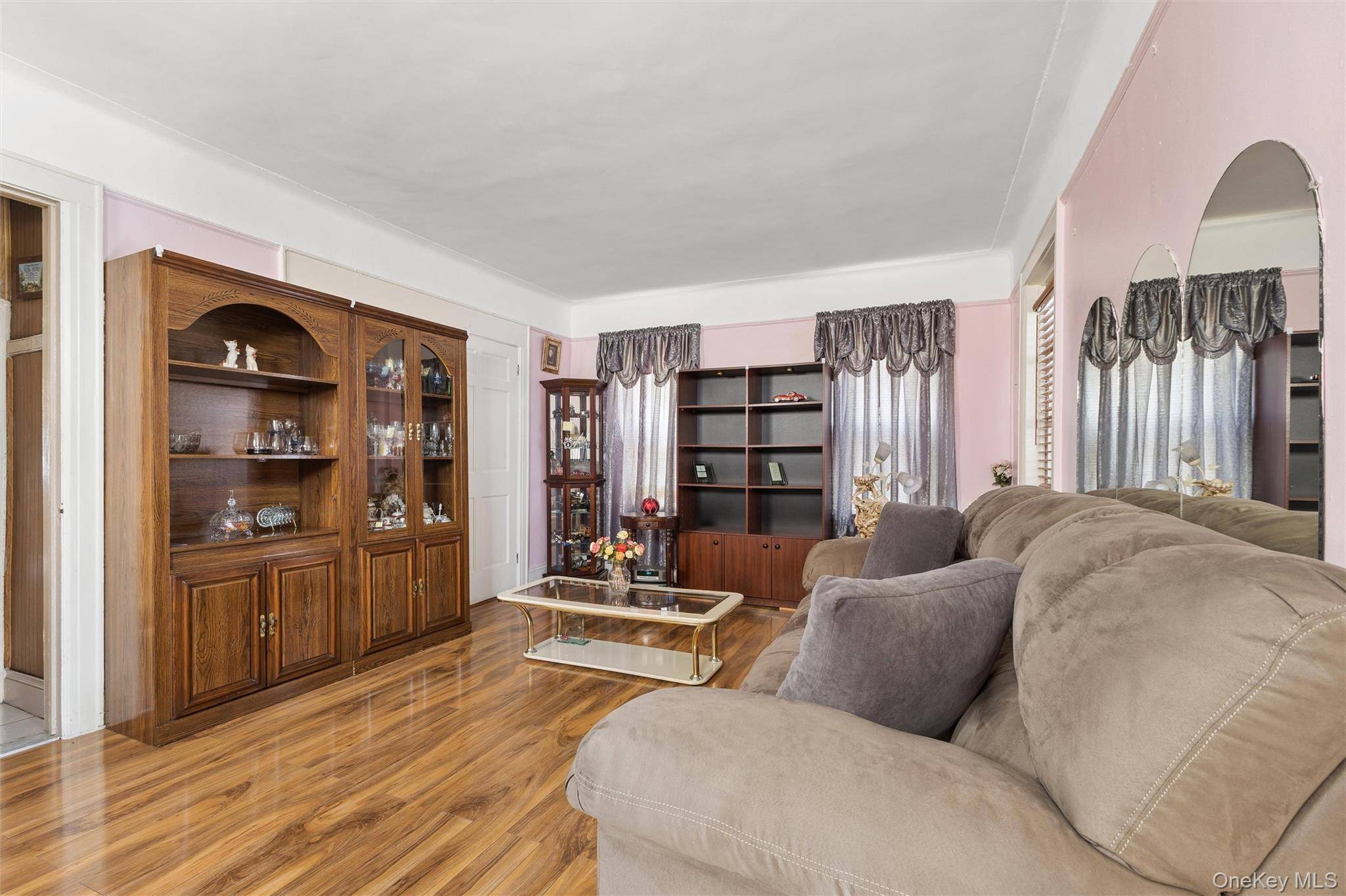 112-17 201st ST, Saint Albans, NY 11412