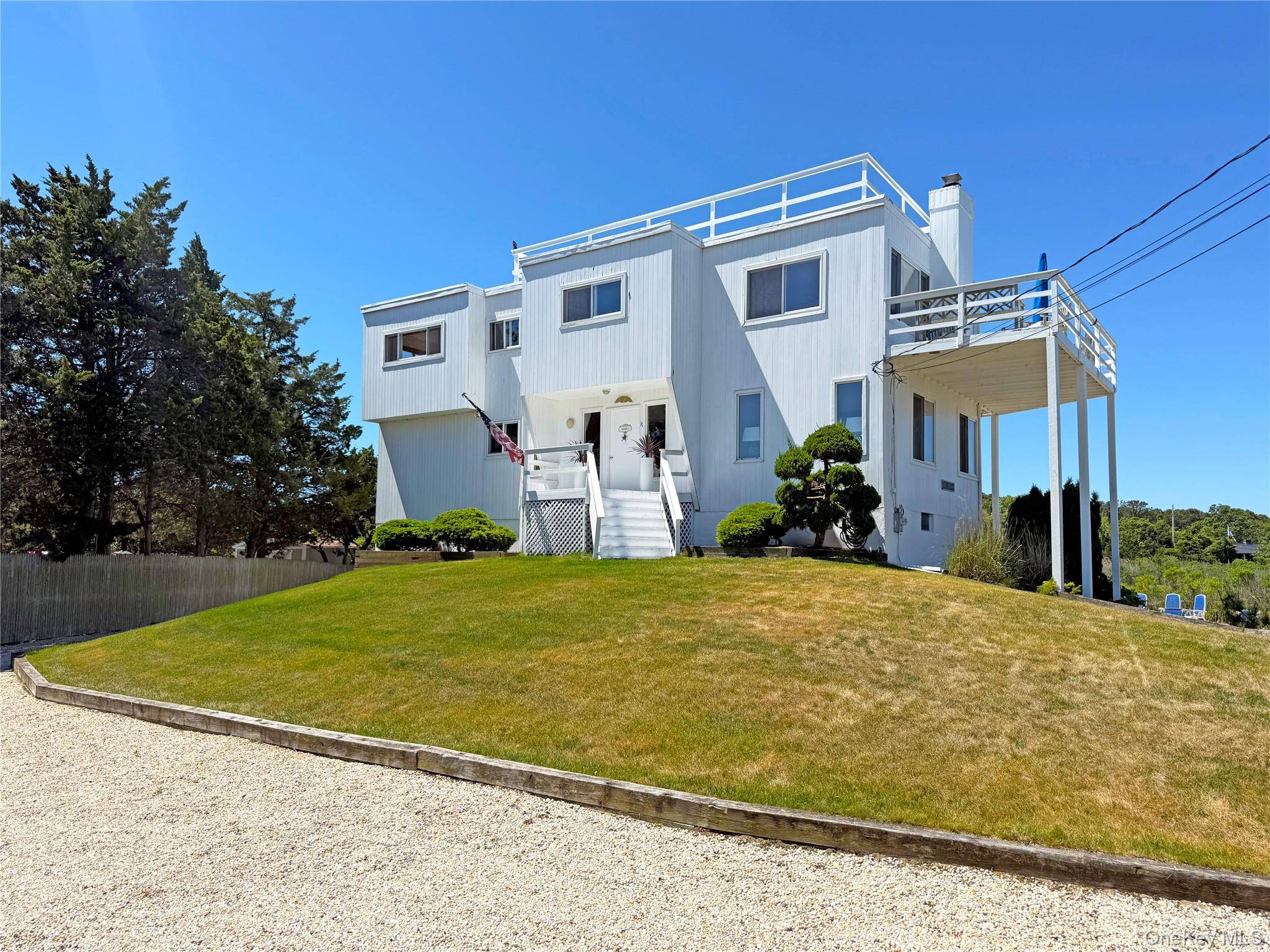 19 Cold Spring CT, Southampton, NY 11968