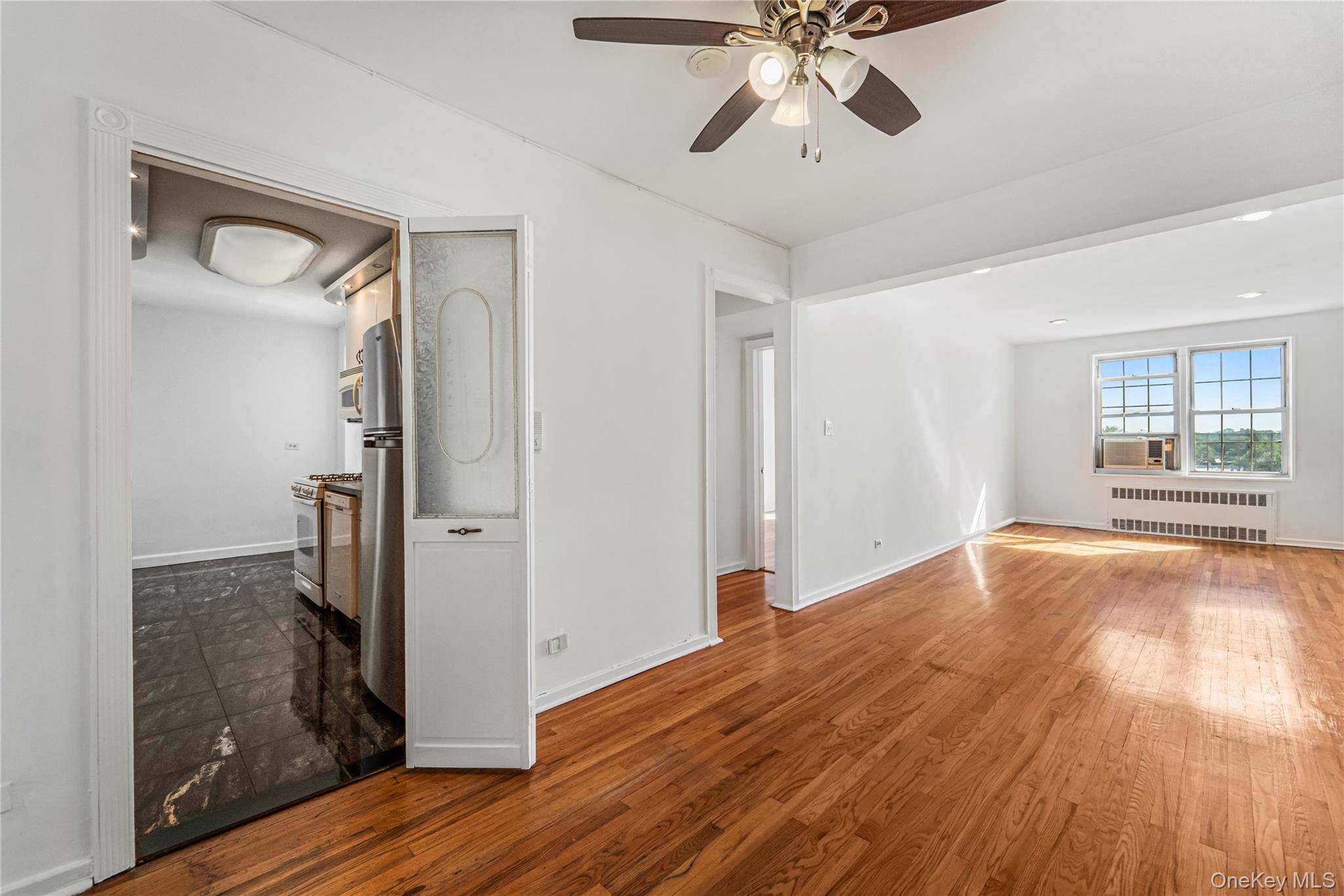 6393 Woodhaven BLVD #6F, Rego Park, NY 11374