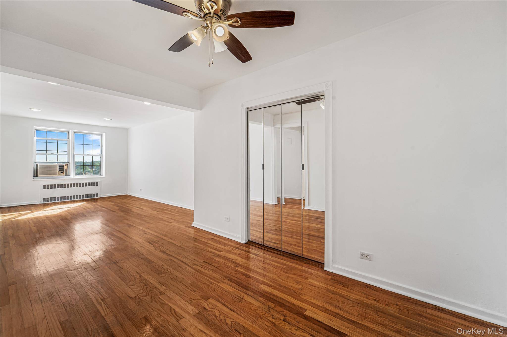 6393 Woodhaven BLVD #6F, Rego Park, NY 11374