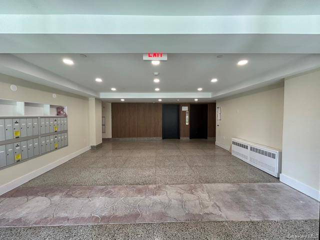671 Bronx River RD #6G, Yonkers, NY 10704