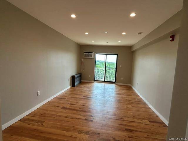 671 Bronx River RD #6G, Yonkers, NY 10704