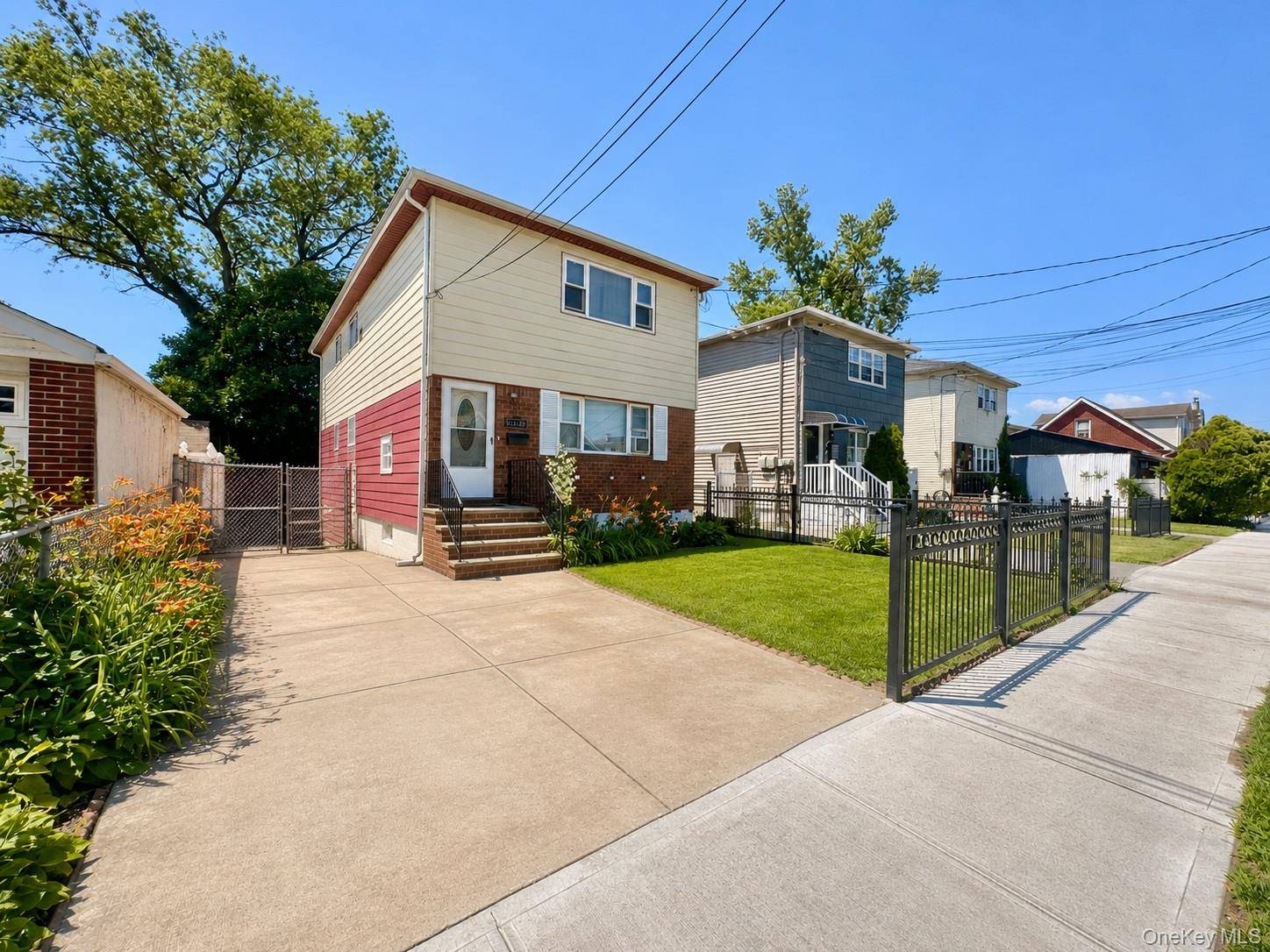 213-20 102nd AVE, Queens Village, NY 11429