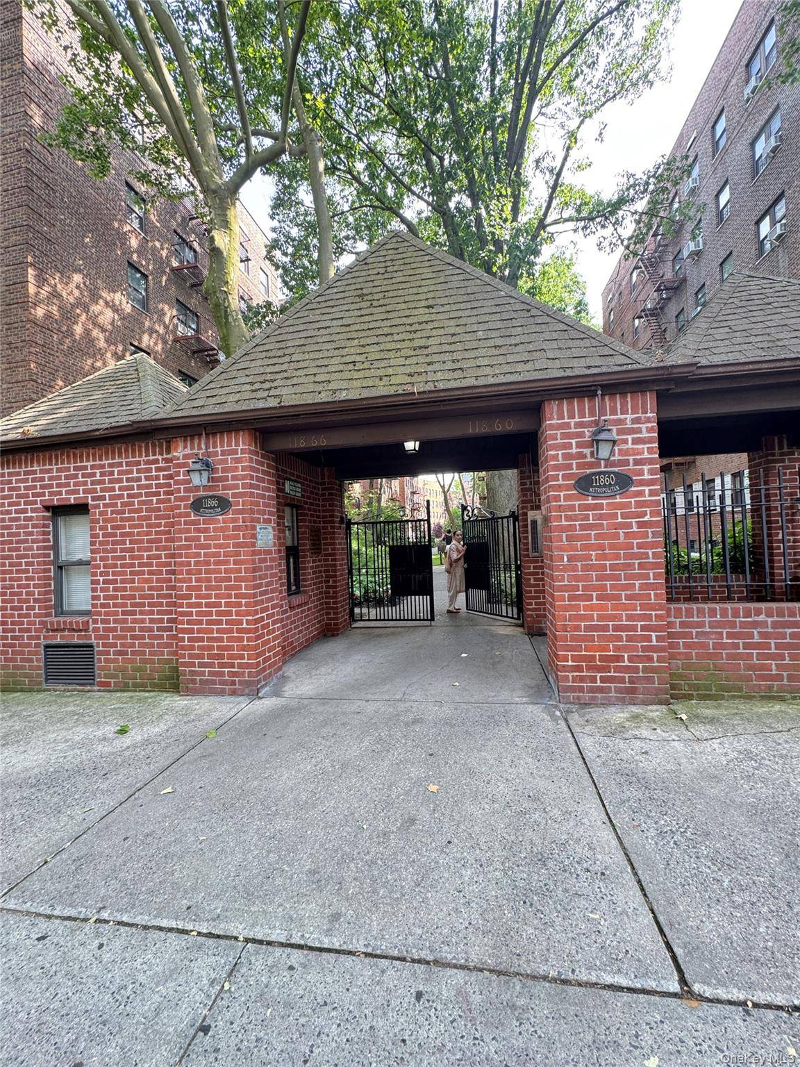 118-60 Metropolitan AVE #1J, Kew Gardens, NY 11415