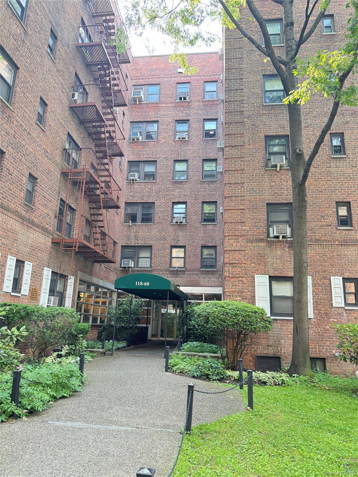 118-60 Metropolitan AVE #1J, Kew Gardens, NY 11415