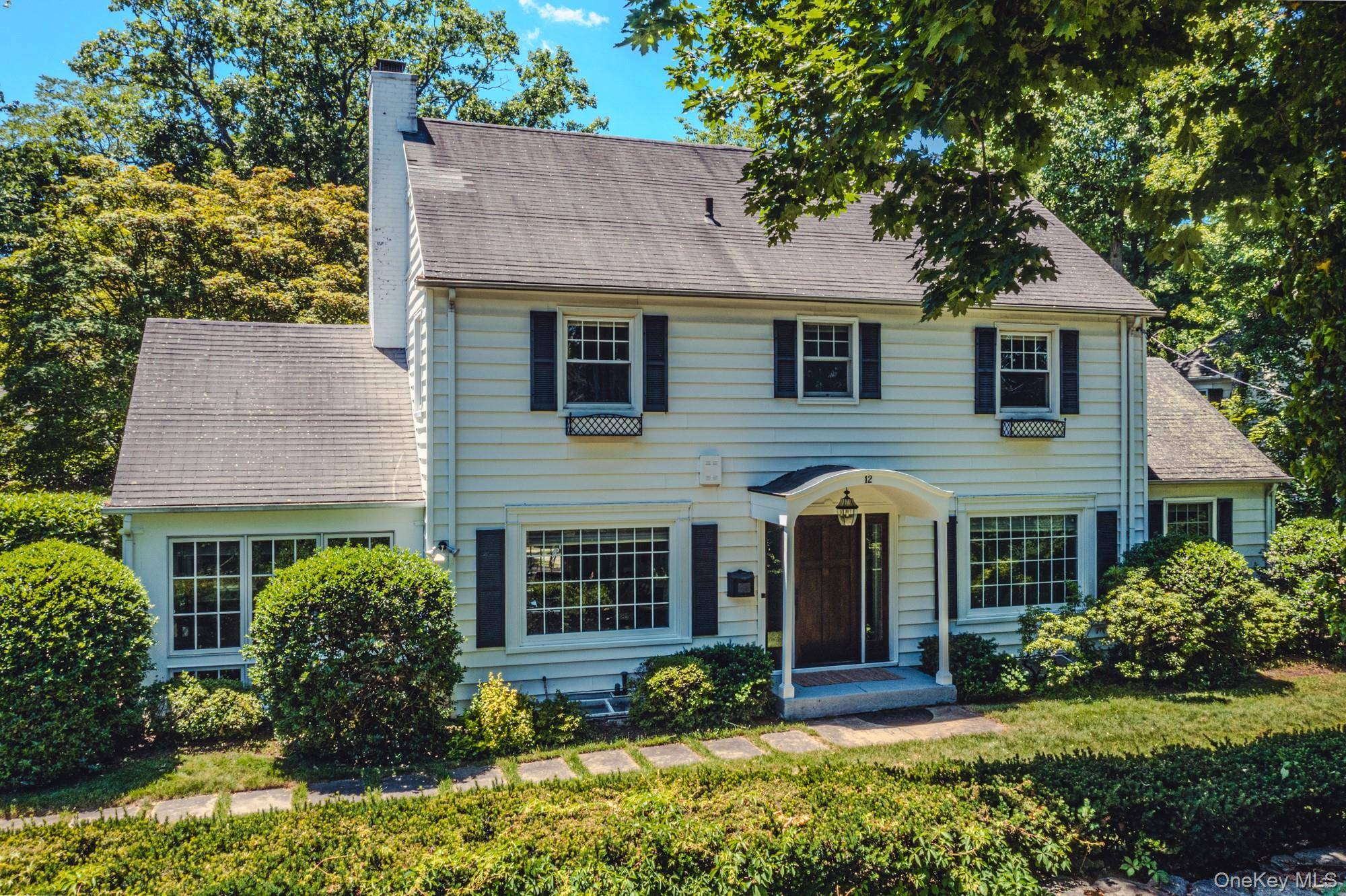 12 Drake RD, Scarsdale, NY 10583