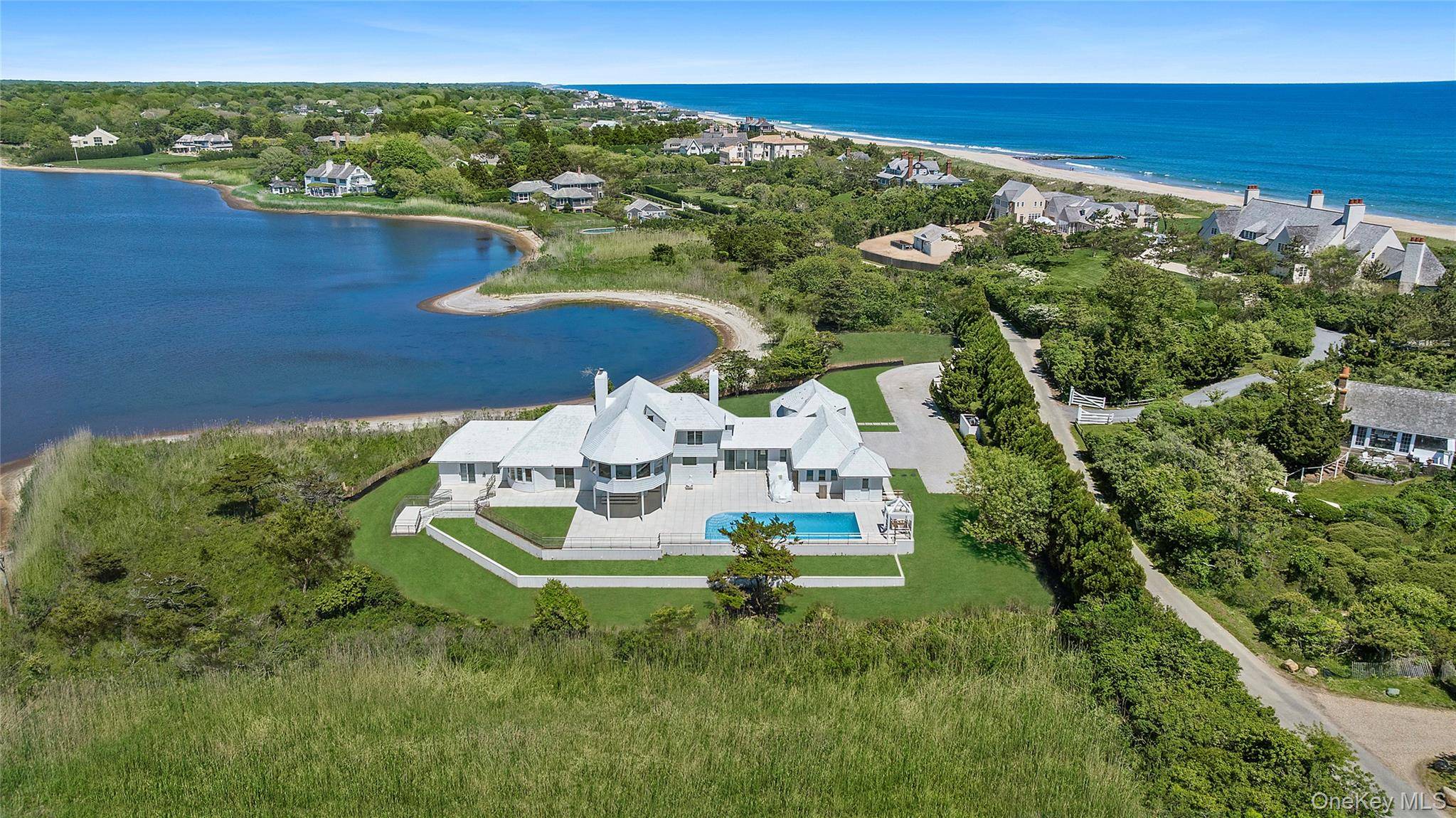 64 W End RD, East Hampton, NY 11937