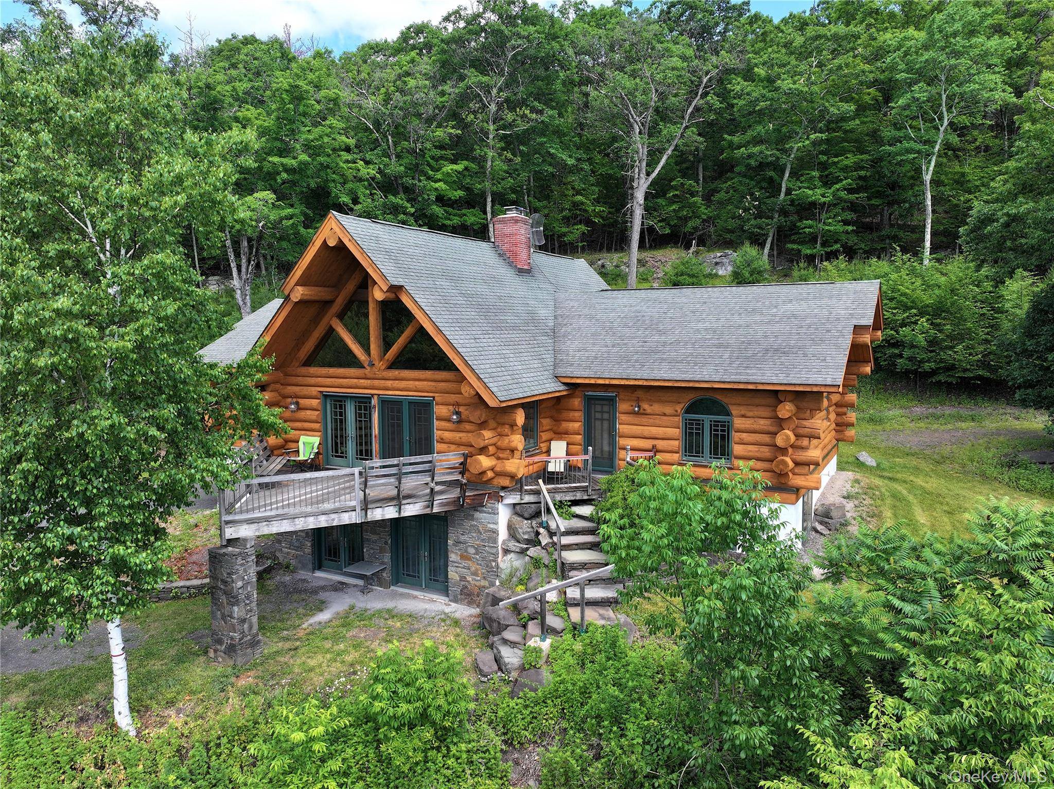 24 Tanis Hollow RD, Woodstock, NY 12498