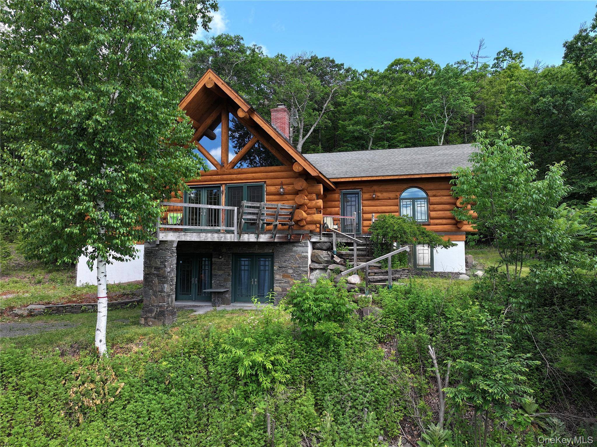 24 Tanis Hollow RD, Woodstock, NY 12498