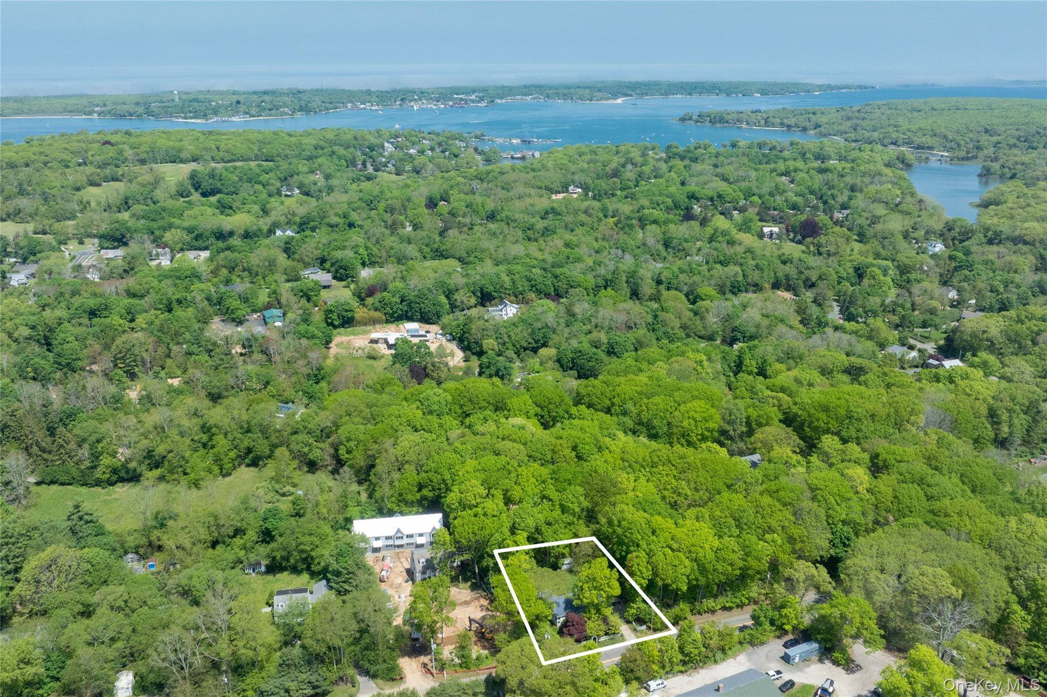 16 Bowditch RD, Shelter Island, NY 11964