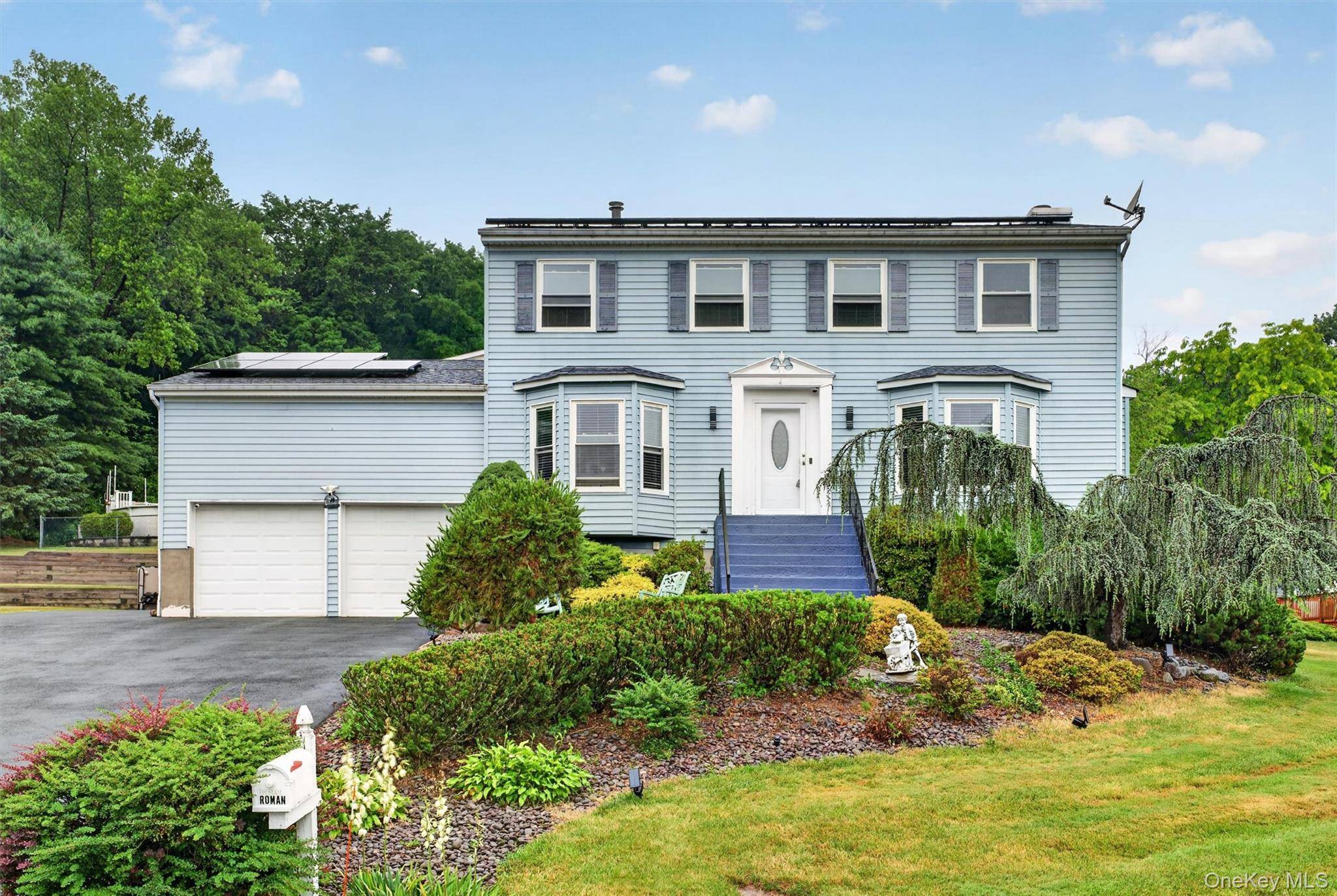 4 Shaker CT, New Windsor, NY 12553