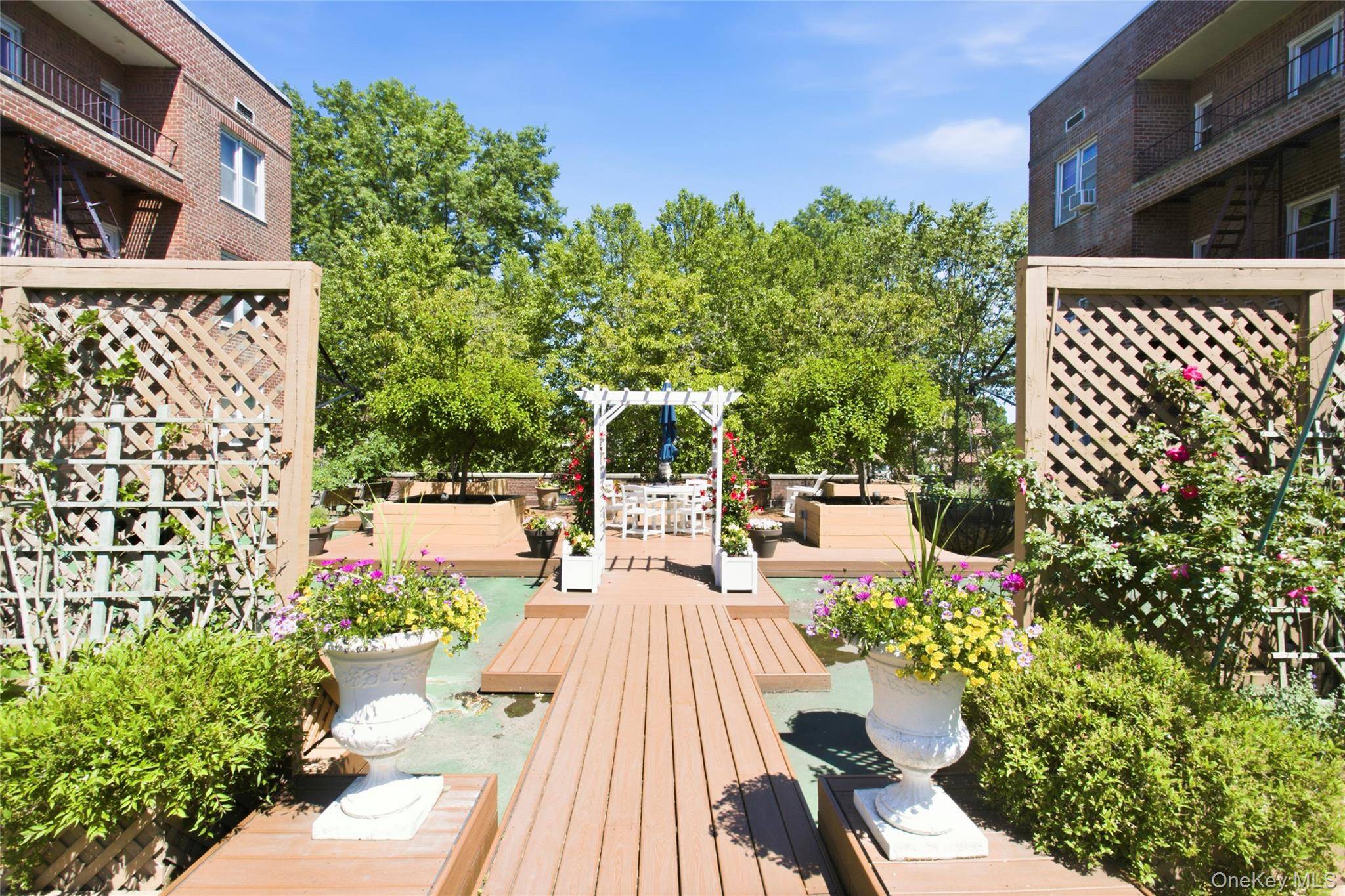 101 Old Mamaroneck RD #3D4, White Plains, NY 10605