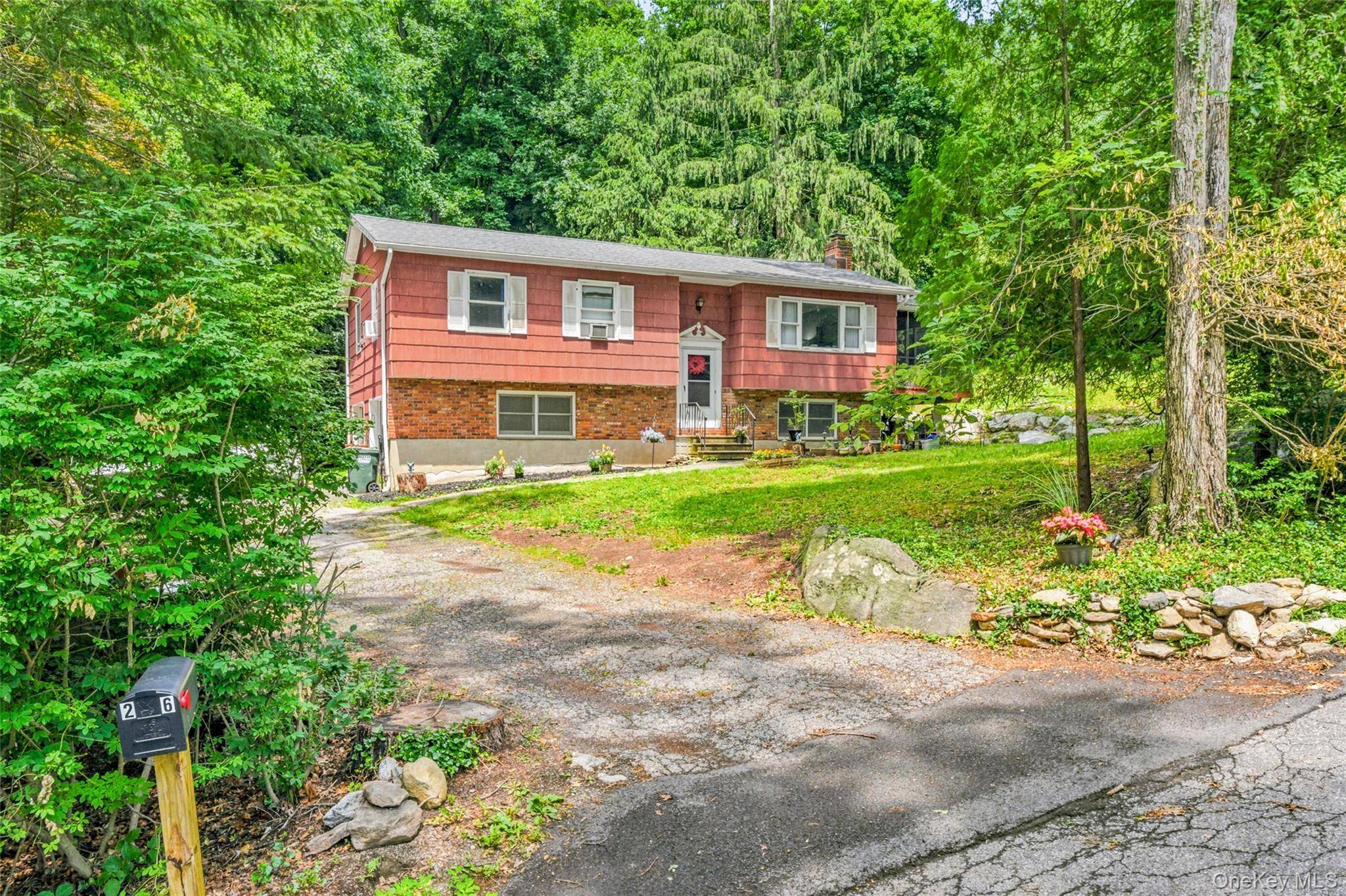 26 Maple DR, Mahopac, NY 10541